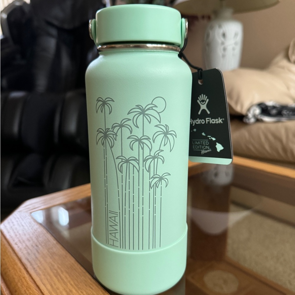 Hydro Flask Rare Limited Edition 32oz Hawaii Exclusive seafoam